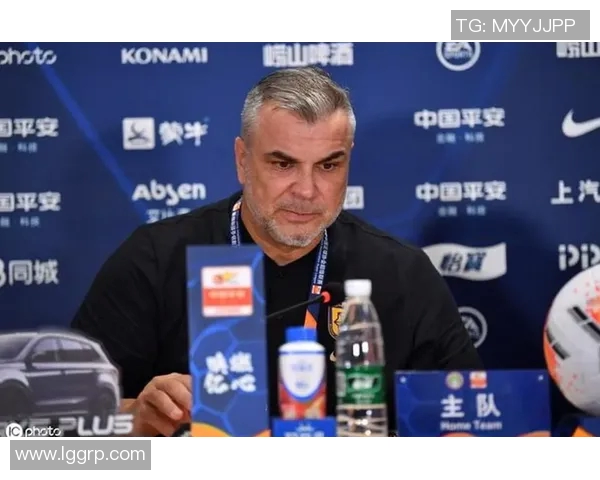 上海足球明星男神崛起引发热潮球迷热议他的传奇故事与未来发展