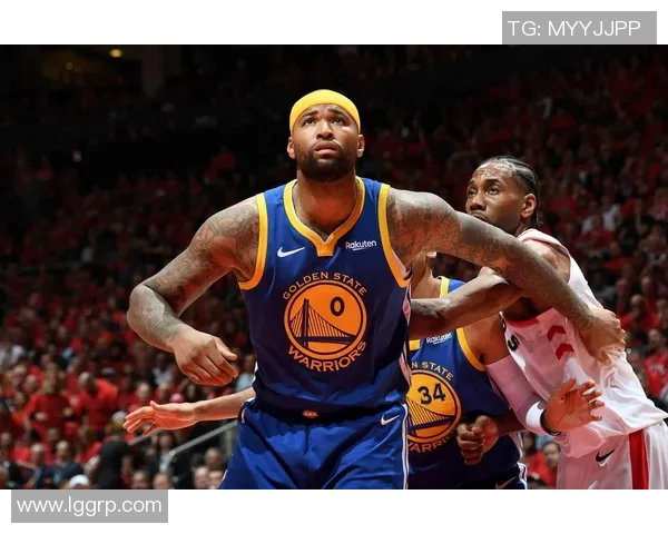 国王考辛斯对决勇士球队的精彩瞬间与战术分析